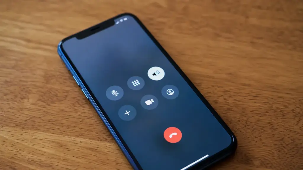 iPhone : interlocuteur audible seulement en haut-parleur